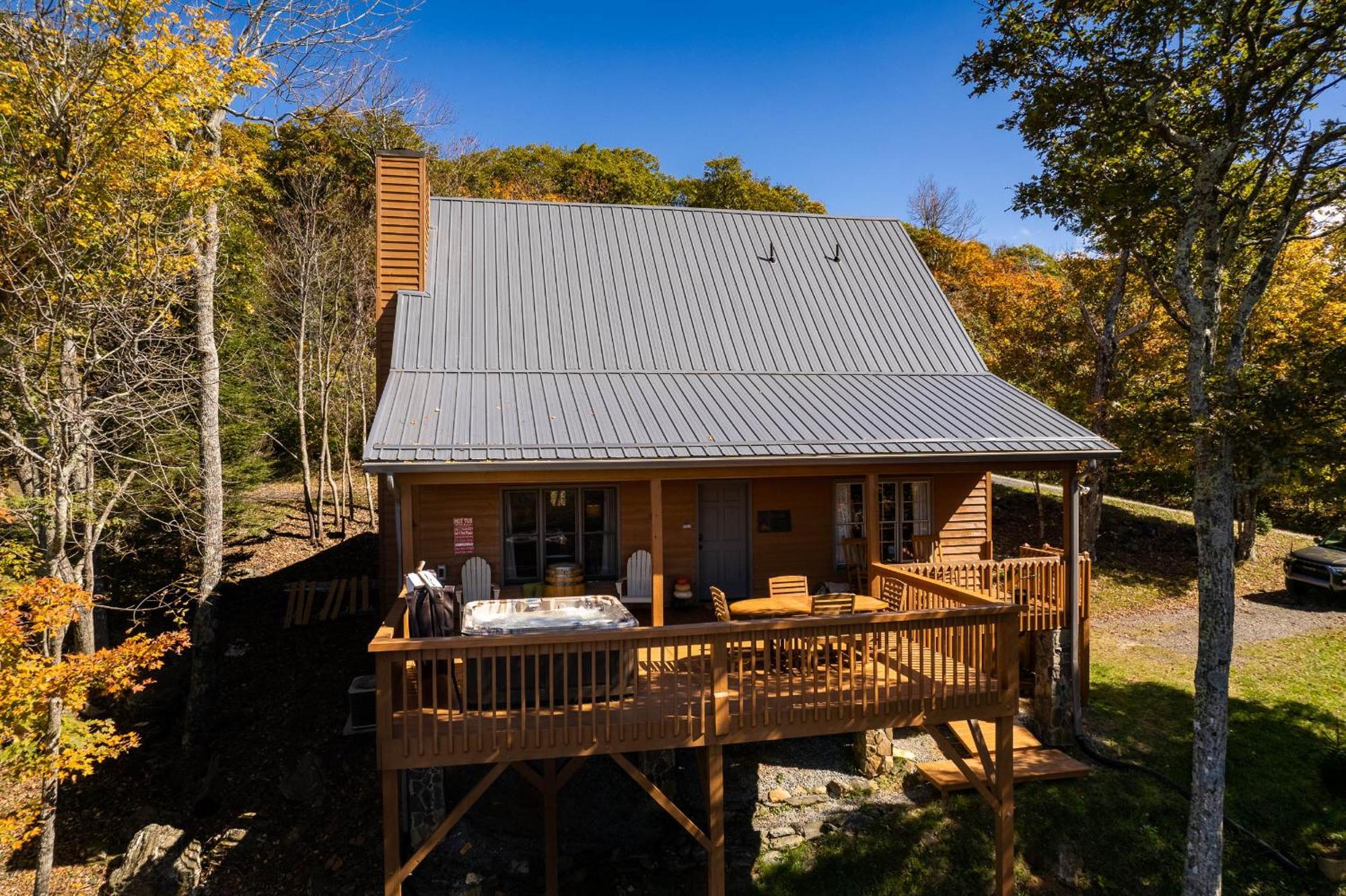 Above The Clouds Villa West Jefferson Exterior photo